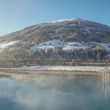 Alpbacherhof Mountain & Отель Альпбах