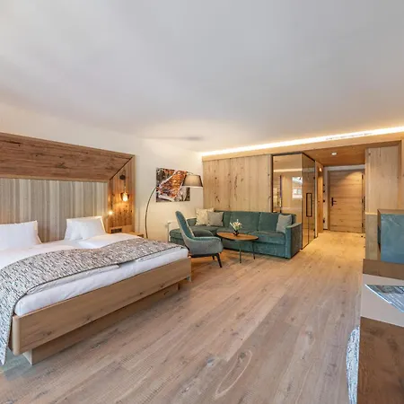 Alpbacherhof Mountain & 4* 알프바취